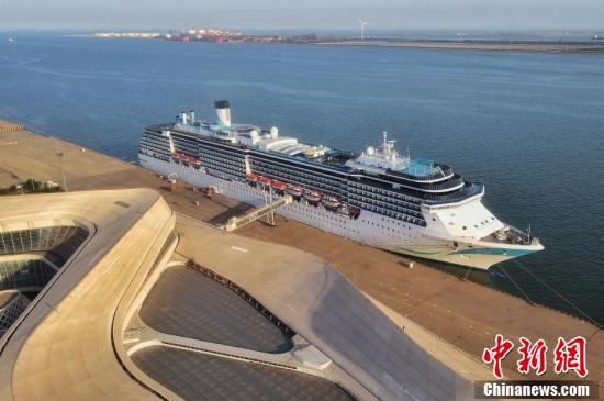 Shanghai receives three cruise liners